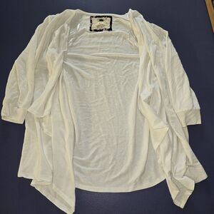 Cupio Women's White Top / Cover Size Medium (A56)